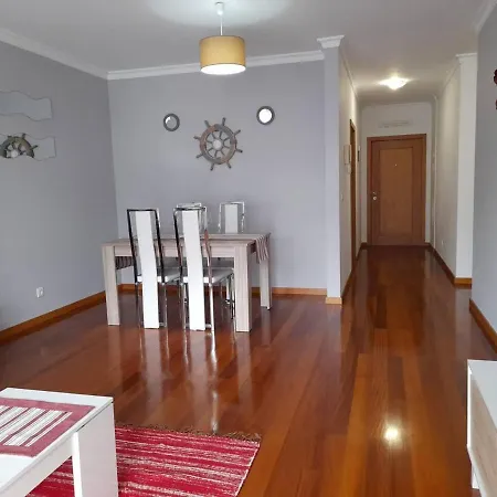 Stunning Apartment With 3 Mins Santa Cruz Beach * Santa Cruz (Madeira)