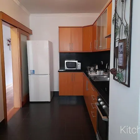 Stunning Apartment With 3 Mins Santa Cruz Beach * Santa Cruz (Madeira)