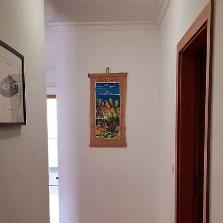 Stunning Apartment With 3 Mins Santa Cruz Beach * Santa Cruz (Madeira)